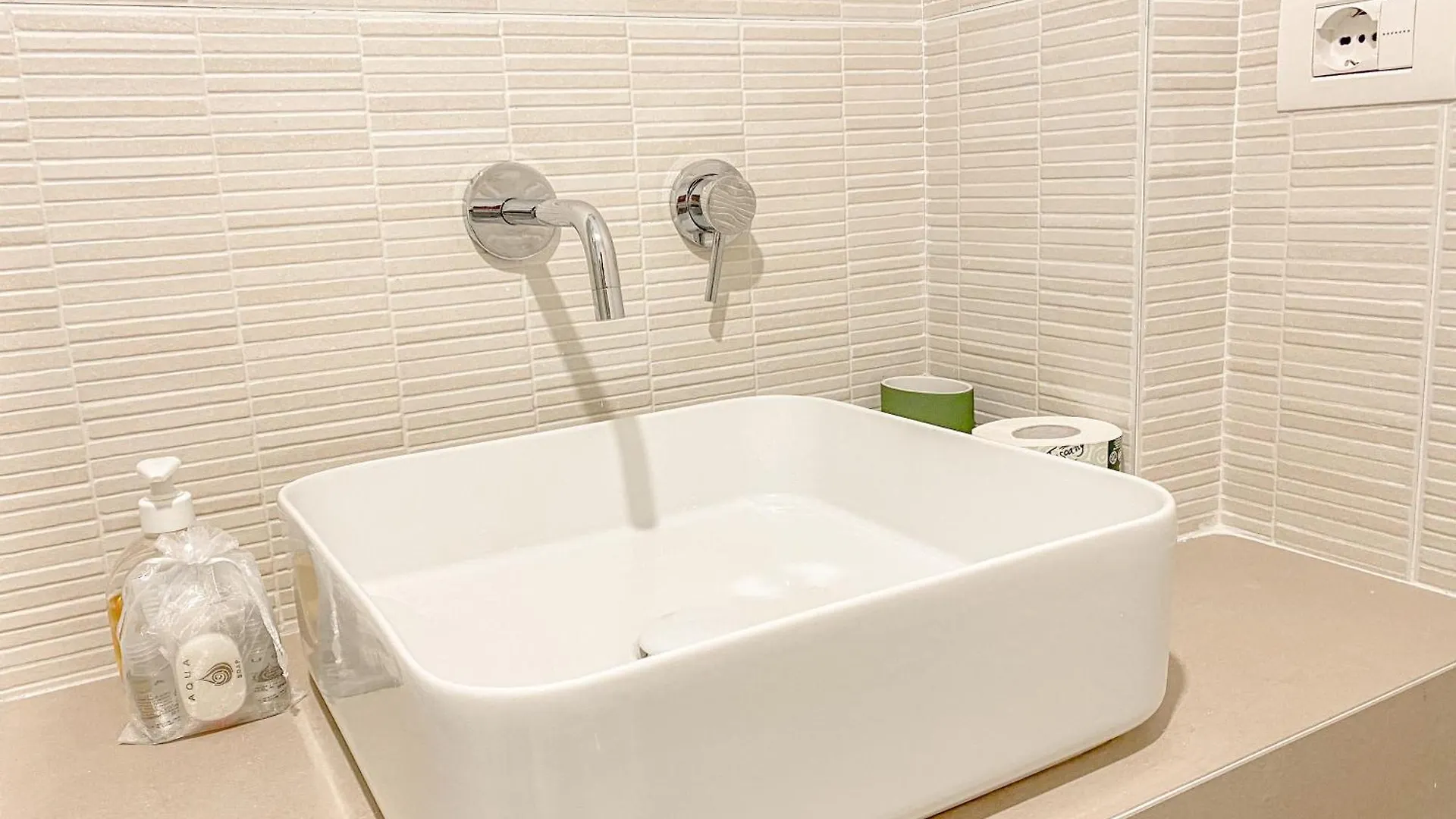 Suite Settala - 10 Min Dal Duomo - 5 Da Stazione Milánó Apartman